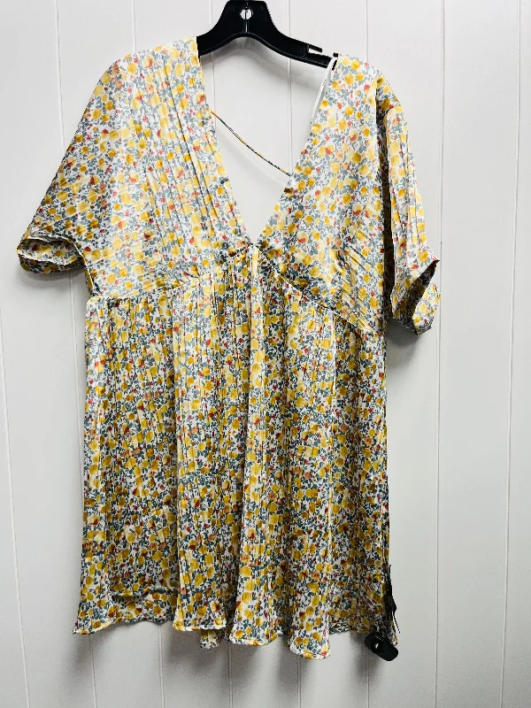 Dress Casual Short By Lulus In Yellow, Size: L